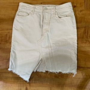 MOTHER The Tomcat Slide Mini Fray Skirt